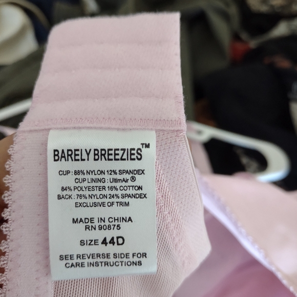 Barely breezy pink bra size 44D - Picture 5 of 5